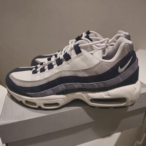 Men's Size 10 Nike Air Max 95